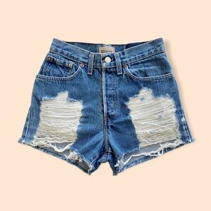RARE VINTAGE LEVI’S 501 Med Wash Distressed Shorts